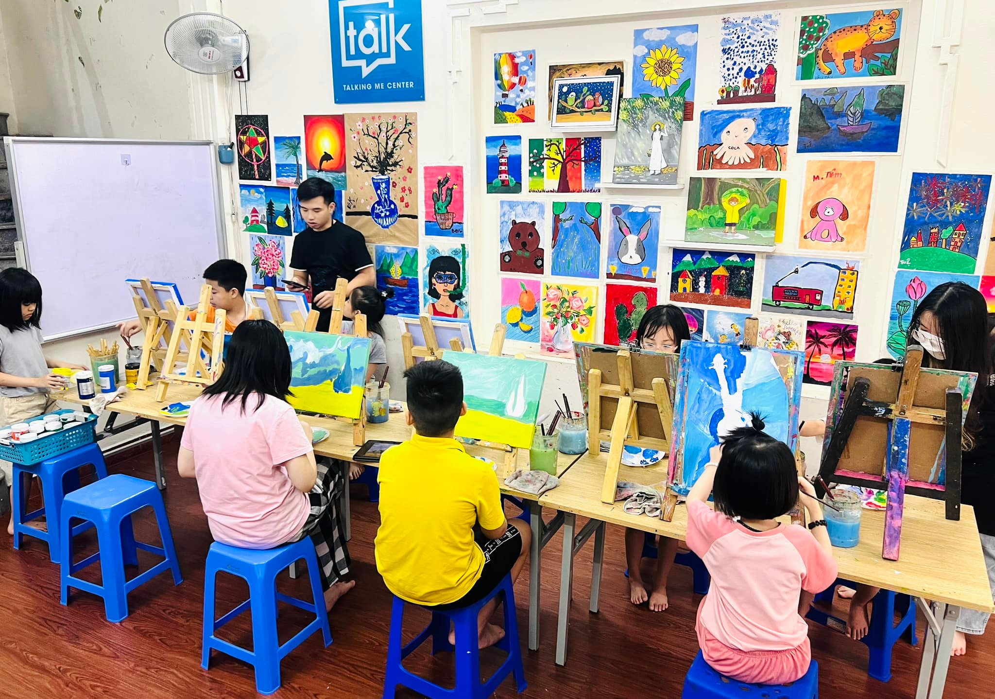 Phát triển năng khiếu hội họa cùng Trung tâm Mỹ thuật ở phường Nghĩa Đô